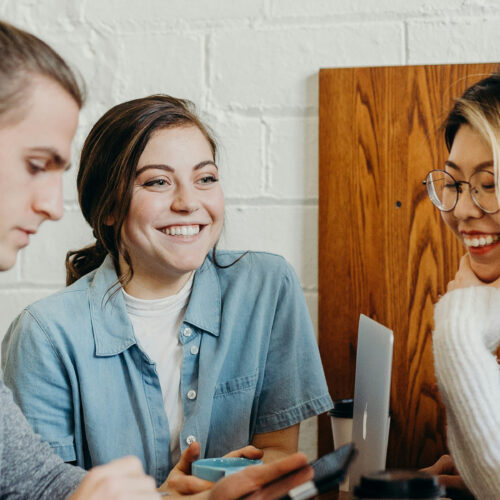 Collega's samen aan het werk